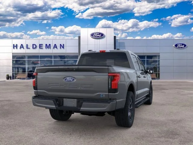 2025 Ford F-150 Lightning Flash - Photo 8