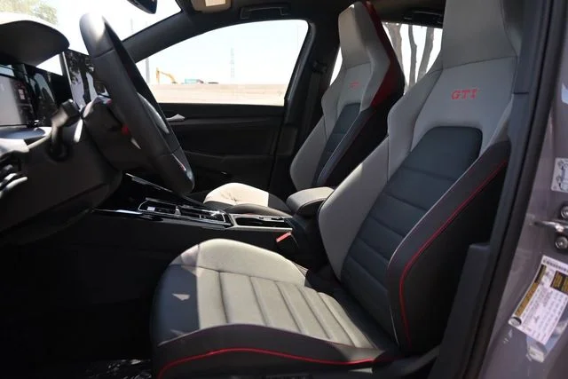 2025 Volkswagen Golf GTI SE - Photo 19