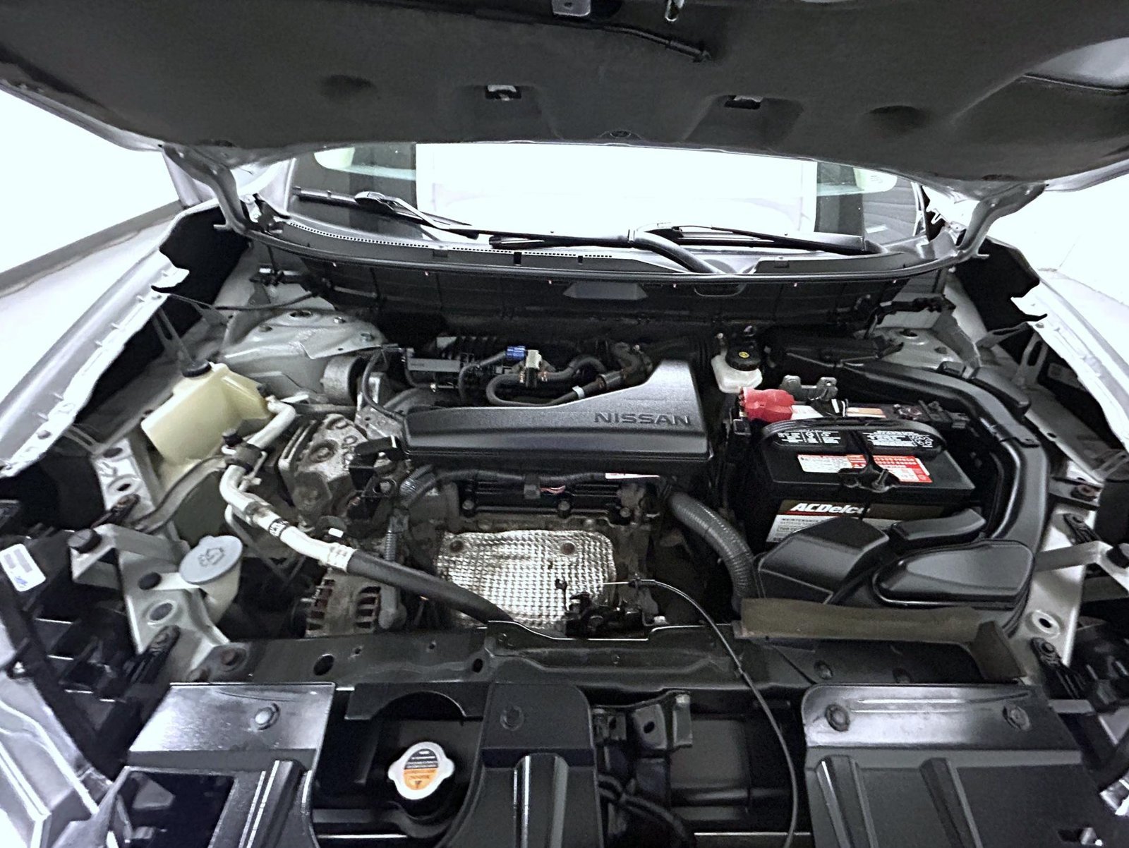 Used 2018 Brilliant Silver Nissan SL image 24