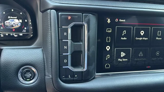 Used 2023 STERLING METALLIC GMC Denali image 30
