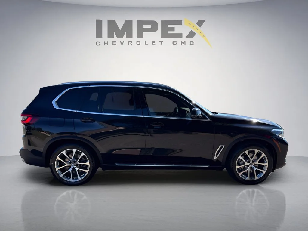 Used 2021 Black BMW sDrive40i image 6