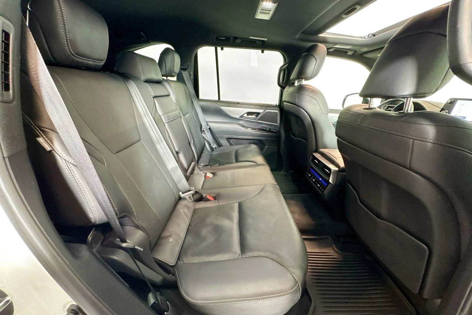 Used 2024 White Lexus LX 600 F SPORT image 26