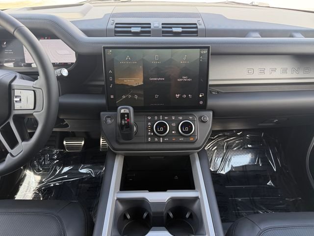 Certified Used 2026 White Land Rover V8 image 15
