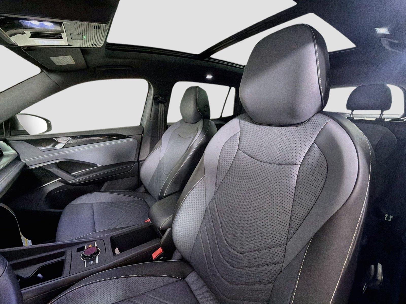 New 2026 Platinum Gray Metallic Volkswagen SE R-Line Black image 19