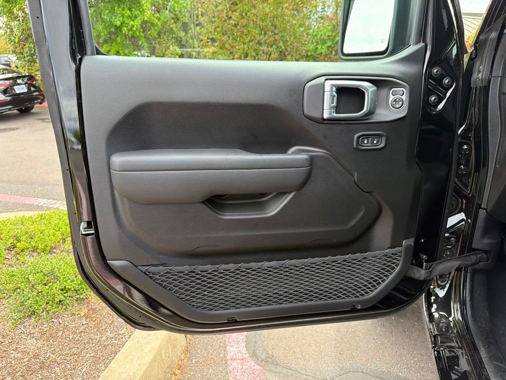 New 2026 Black Clear-Coat Exterior Paint Jeep Sport S image 11
