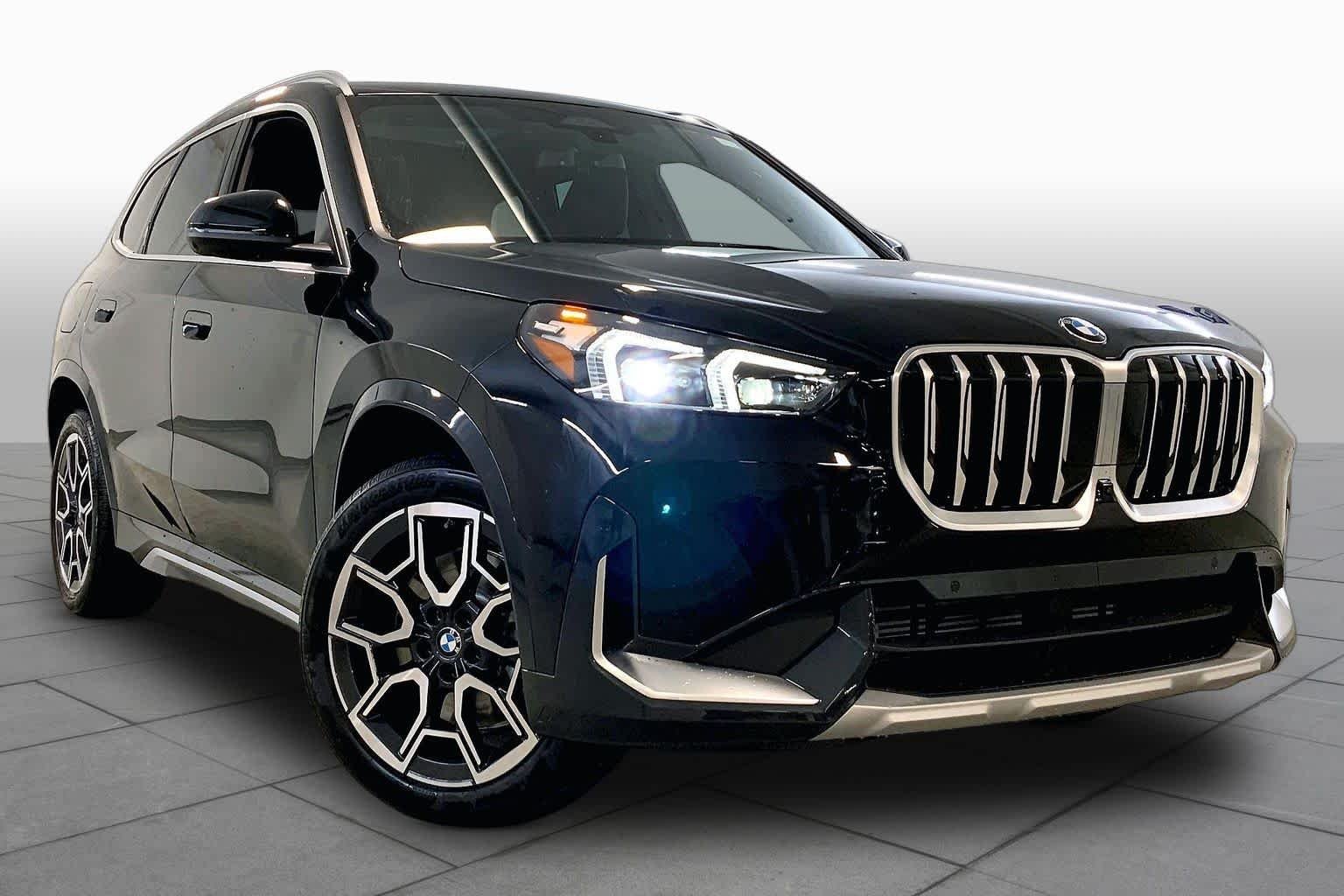 New 2026 Jet Black BMW xDrive28i image 2