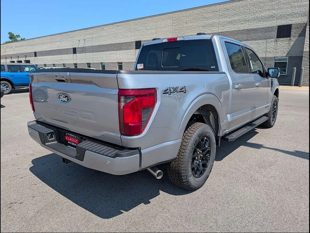 New 2026 Iconic Silver Metallic Ford XLT image 3