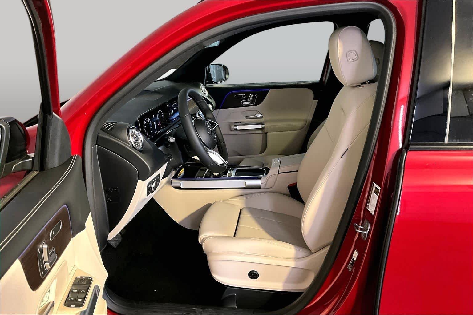 New 2026 MANUFAKTUR Patagonia Red Metallic Mercedes-Benz GLB 250 image 13