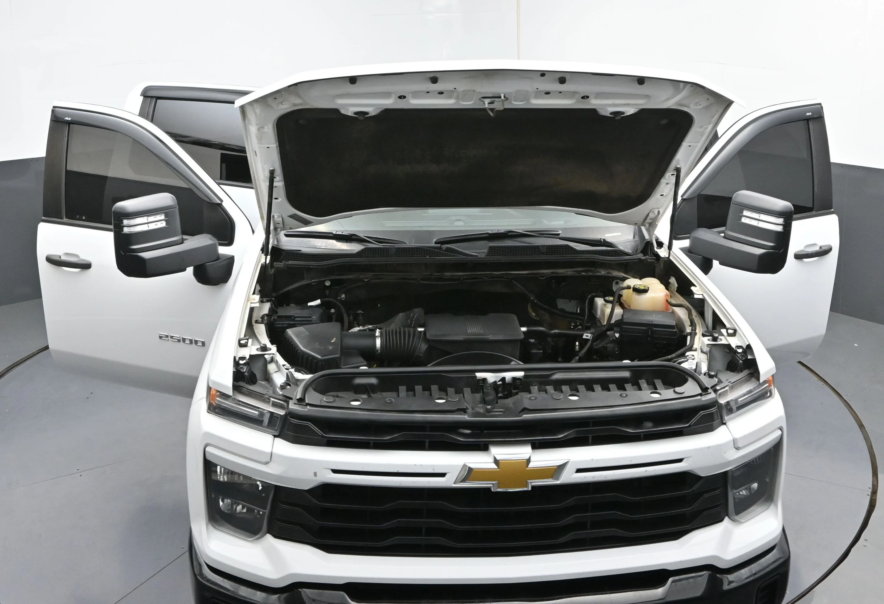Used 2024 Summit White Chevrolet Custom image 23