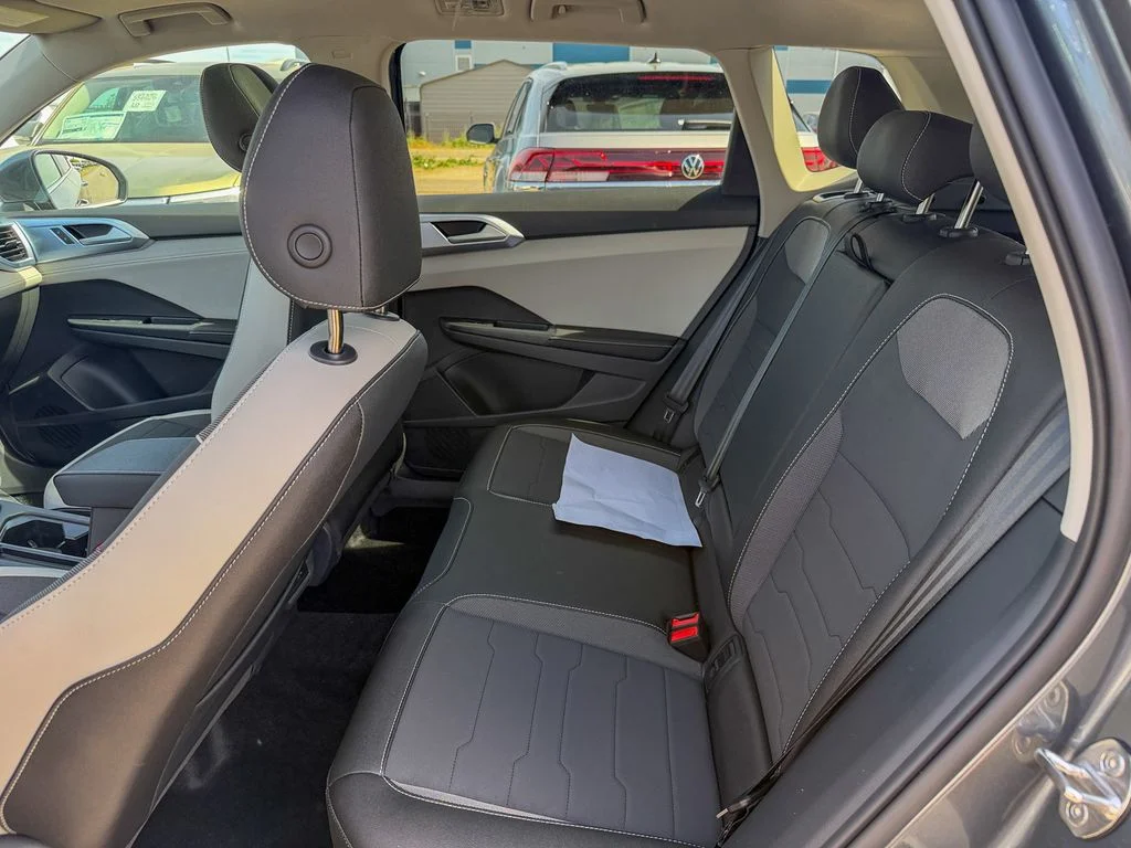 New 2026 Platinum Gray Metallic Volkswagen 1.5T SE image 22
