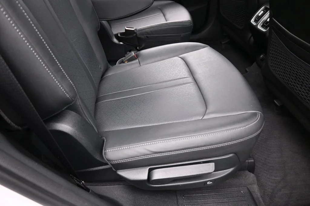 Used 2022 Glacial White Pearl Kia EX image 42