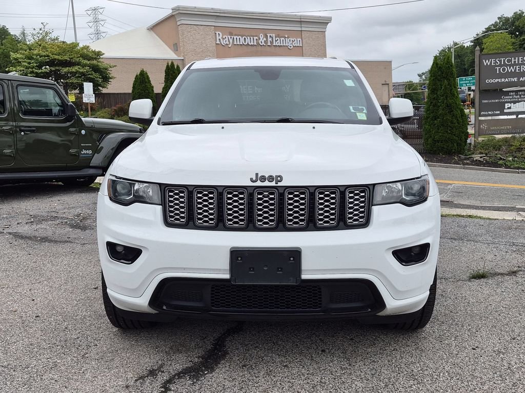 Used 2021 White Jeep Laredo X image 2