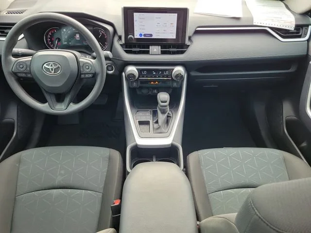 2025 Toyota RAV4 XLE - Photo 15
