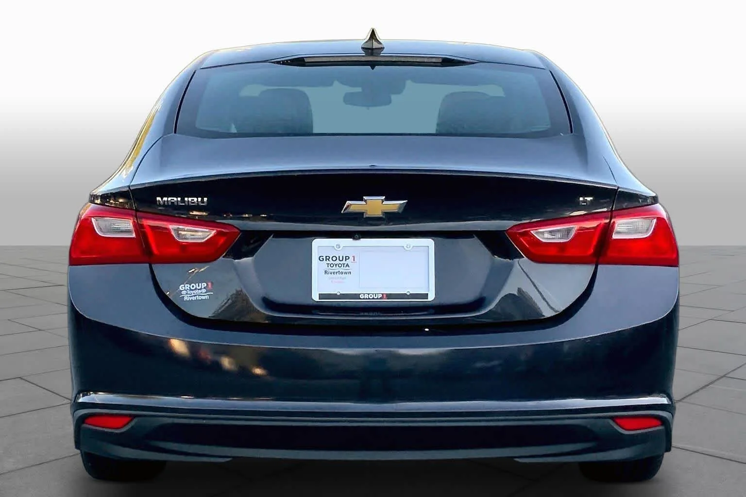 Used 2023 Dark Ash Metallic Chevrolet LT image 5