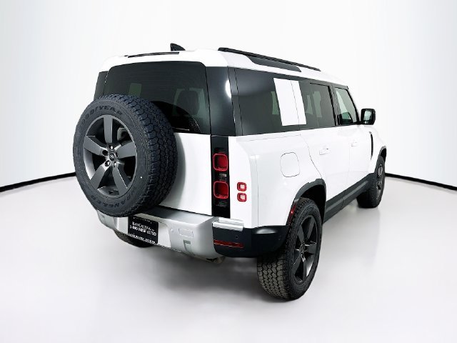 Used 2025 White Land Rover S image 5