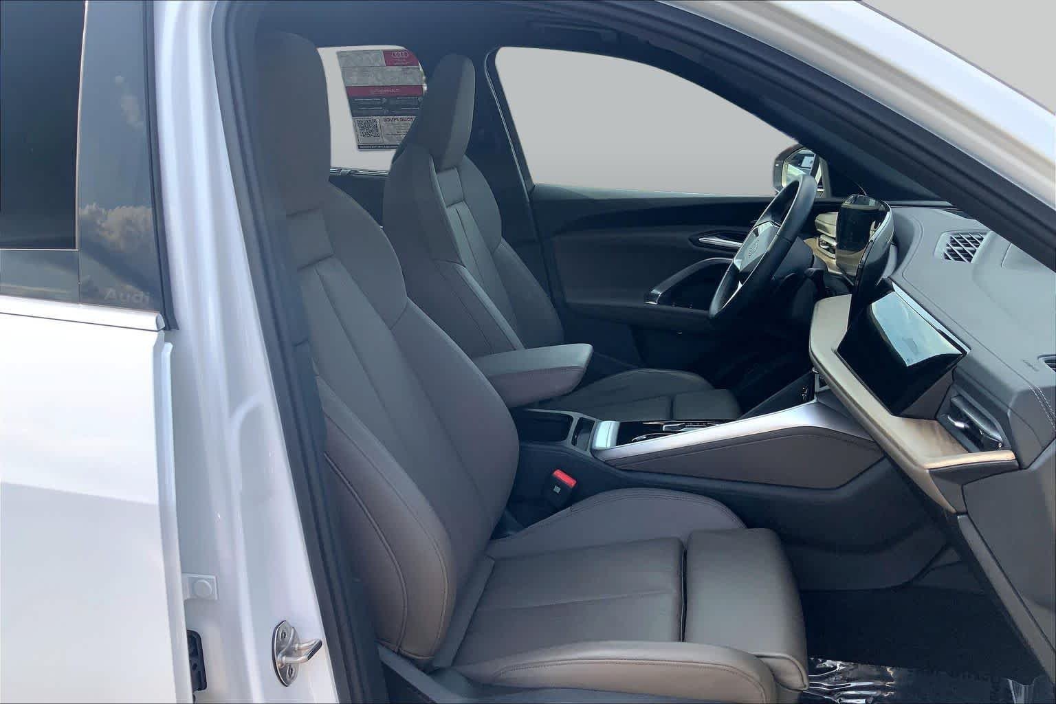 Used 2025 Arkona White Audi Premium Plus image 9