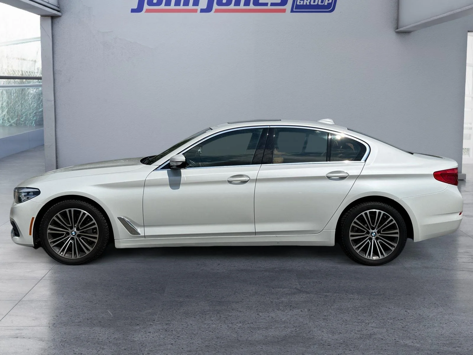 Used 2020 Mineral White Metallic BMW 530i xDrive image 2