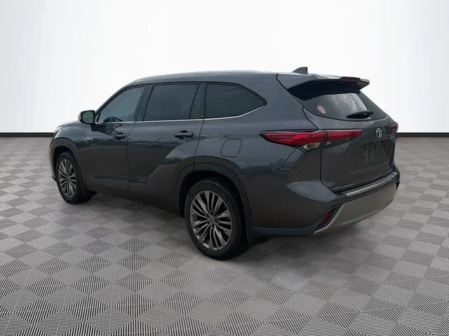Used 2020 Gray Toyota Platinum image 5