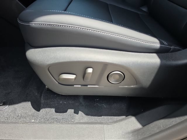 New 2026 Mosaic Black Metallic Chevrolet LT image 18