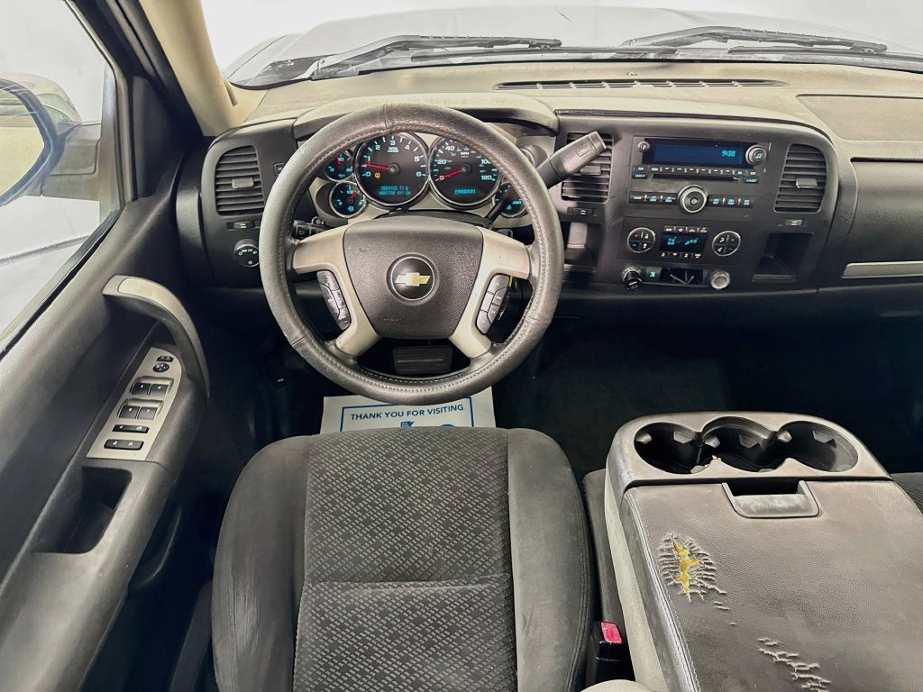 Used 2008 Graystone Metallic Chevrolet LT image 26
