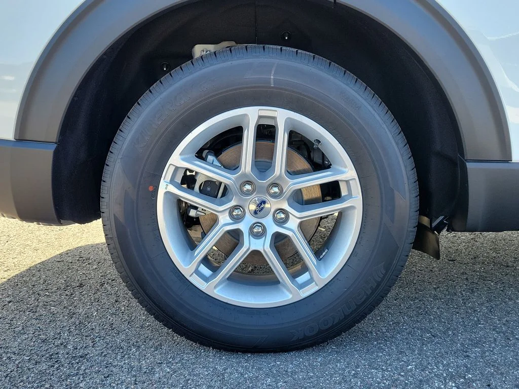 New 2026 Star White Metallic Tri-Coat Ford Active image 6