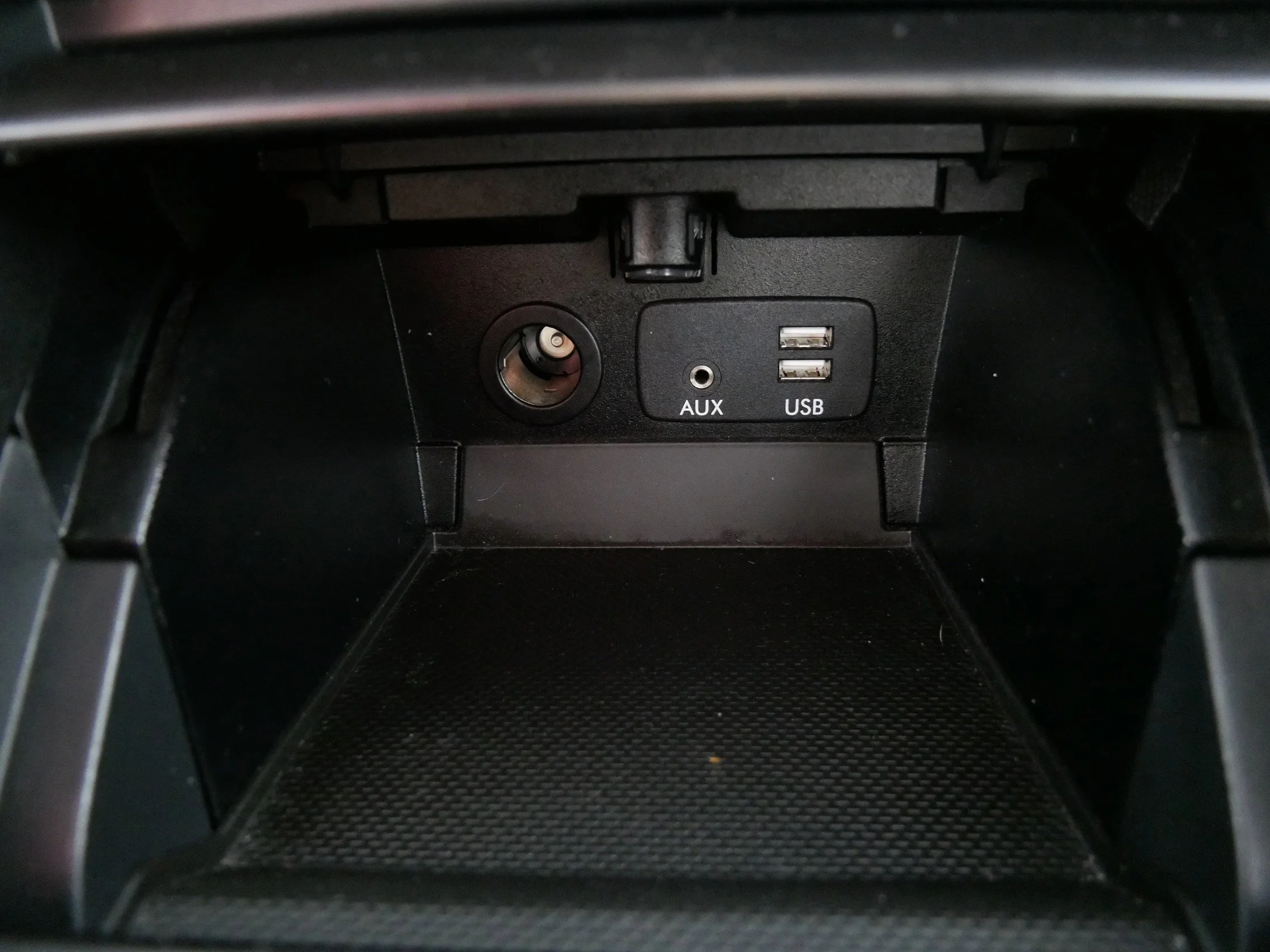 Used 2018 Tungsten Metallic Subaru Limited image 29