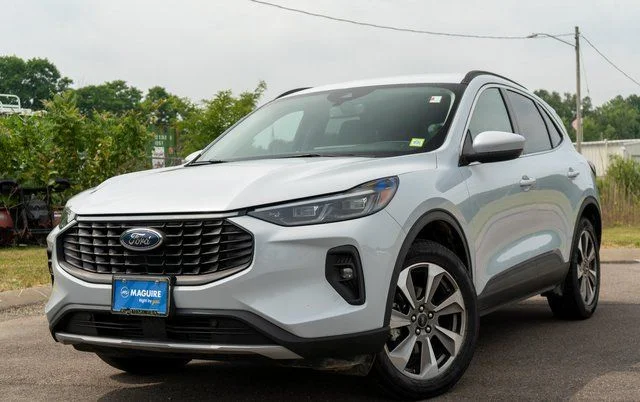 2025 Ford Escape Platinum
