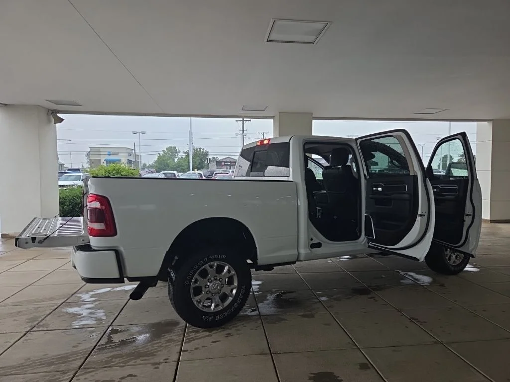 Used 2024 White Ram Laramie image 15