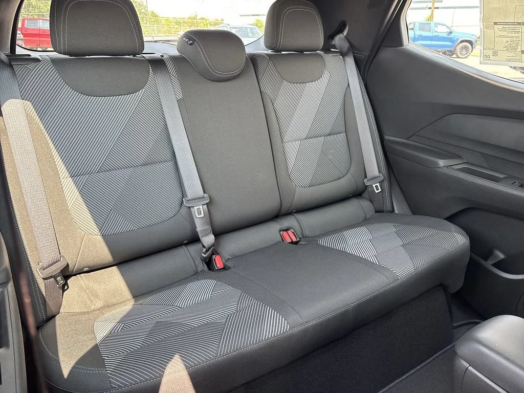 New 2027 Mosaic Black Metallic Chevrolet LT image 26