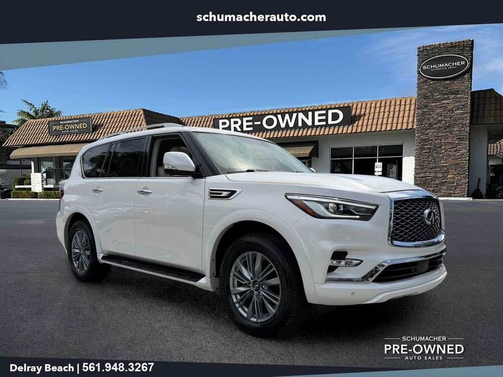 Used 2024 White INFINITI LUXE image 1