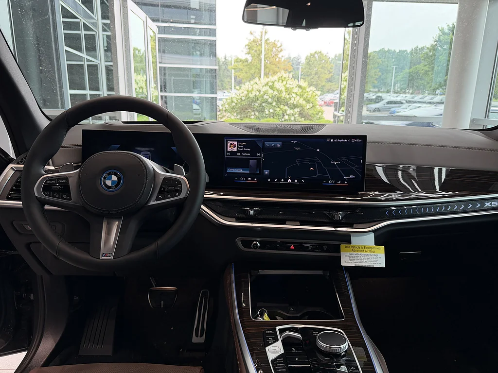 New 2026 Dravit Grey Metallic BMW xDrive50e image 15
