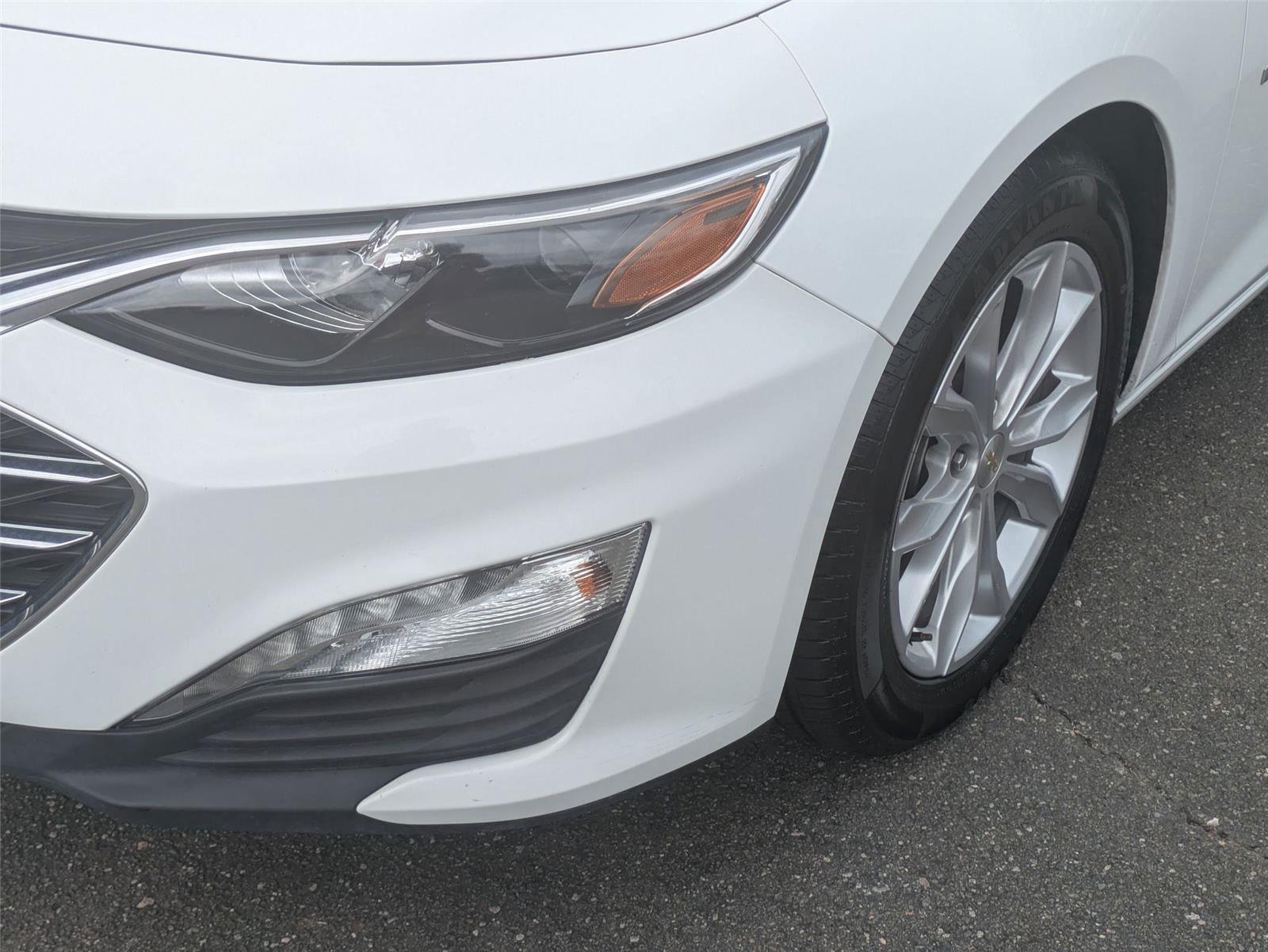 Used 2024 Summit White Chevrolet LT image 10