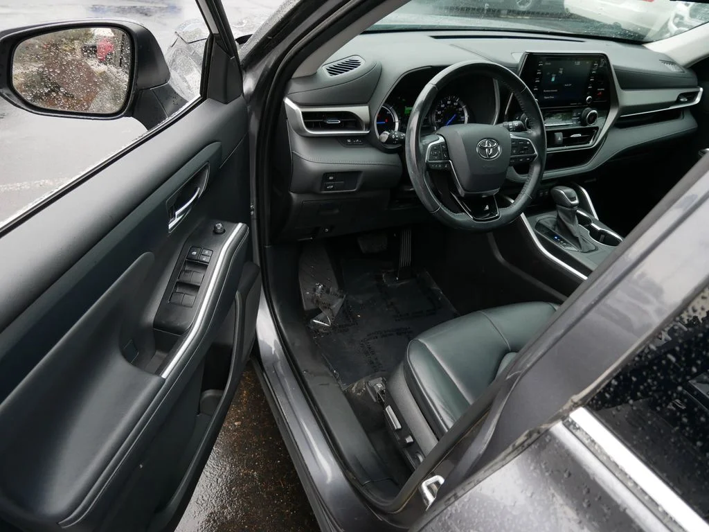 Used 2021 Gray Toyota XLE image 11