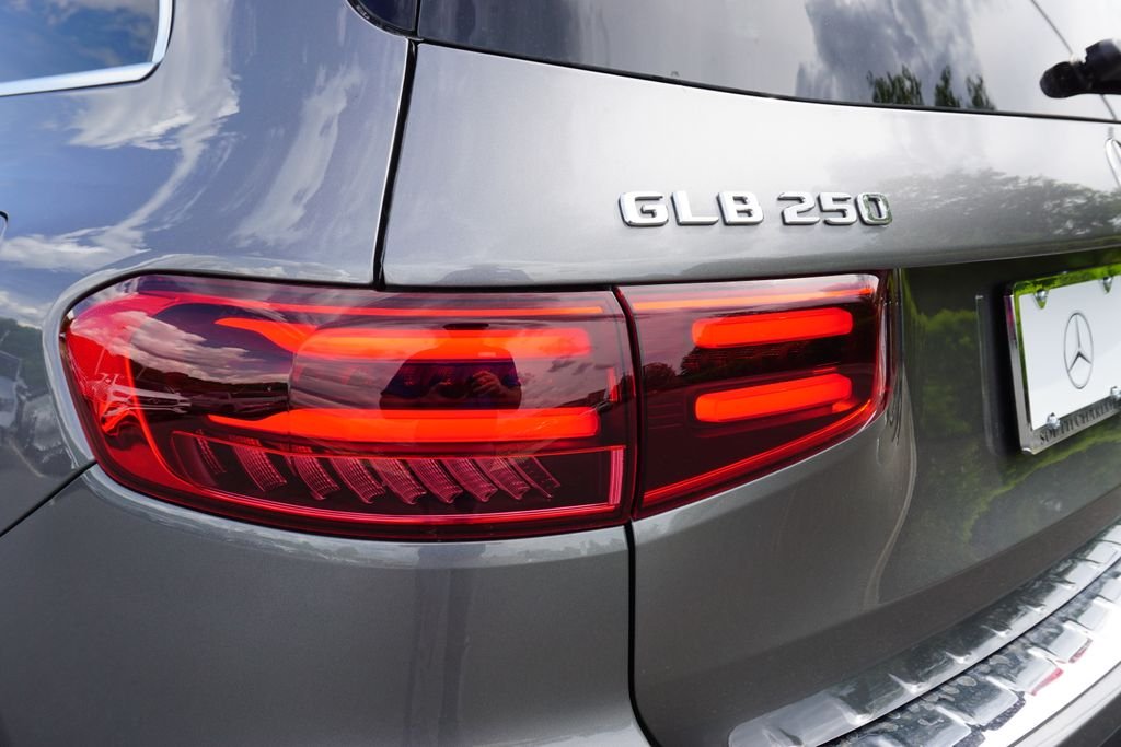 2025 Mercedes-Benz GLB Base - Photo 11