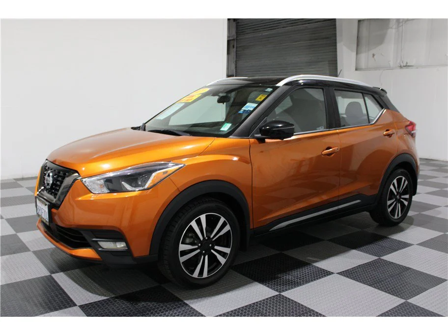 Used 2020 Monarch Orange/Super Black Nissan SR image 7