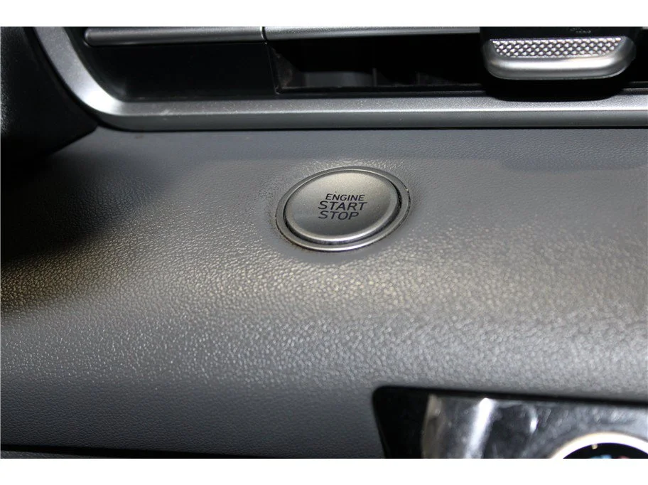 Used 2021 Quartz White Hyundai SEL image 27