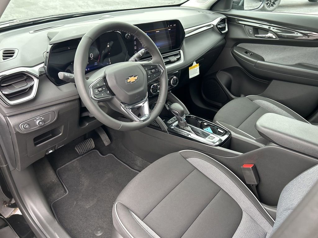 New 2026 Mosaic Black Metallic Chevrolet LT image 23