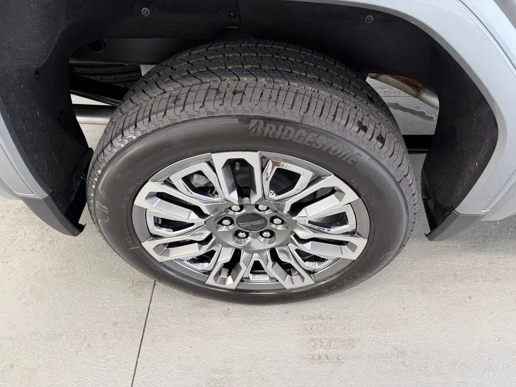 New 2026 Sterling Metallic GMC Denali Ultimate image 4