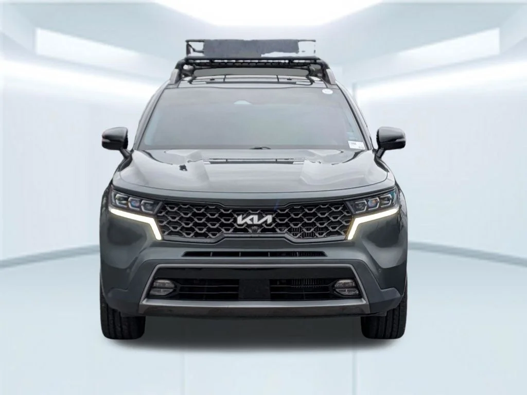 Used 2023 Green Kia X-Line SX Prestige image 10