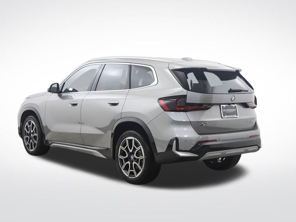 Used 2026 Silver Metallic BMW xDrive28i image 3