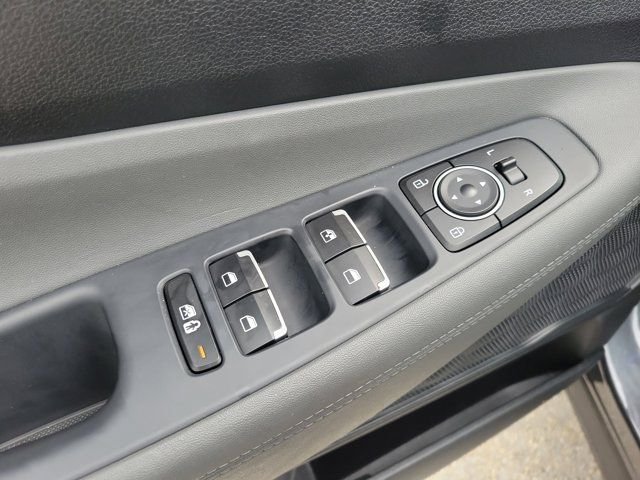 Certified Used 2023 Gray Hyundai SE image 17