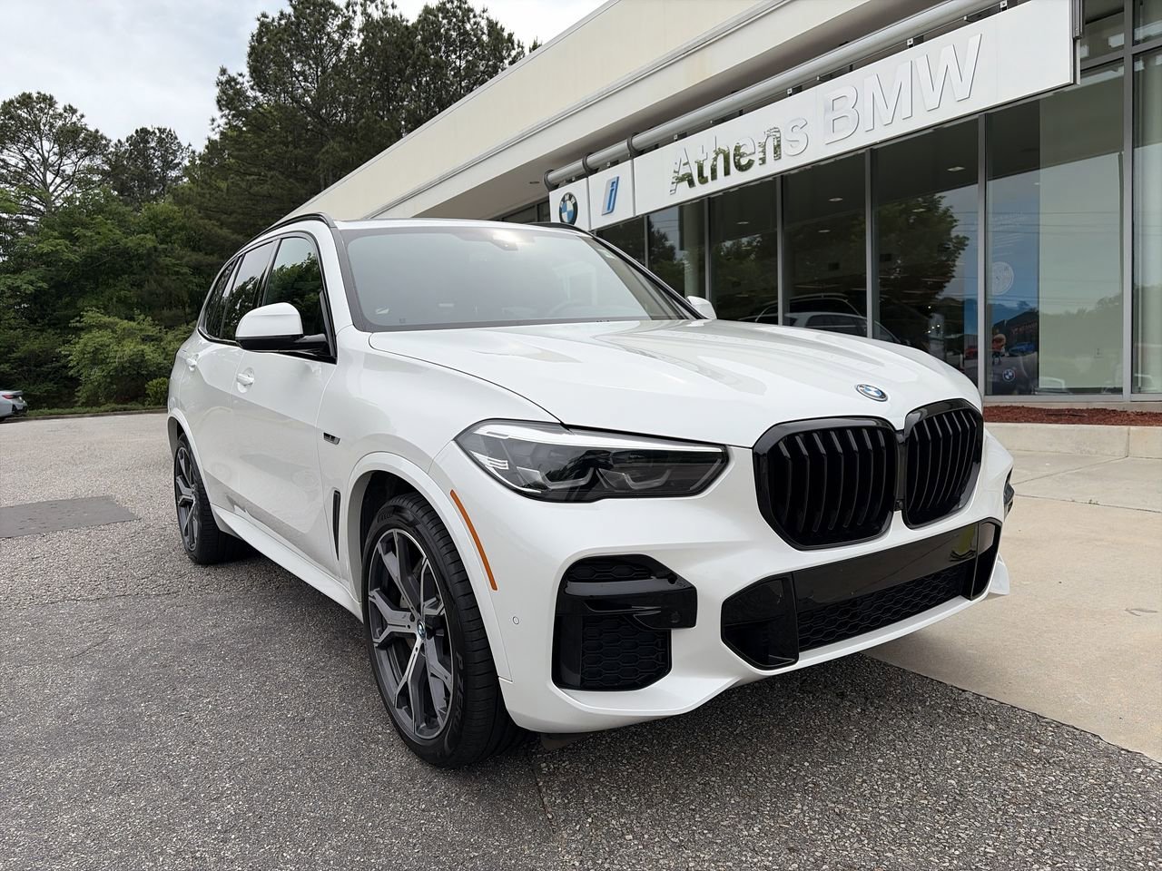 2023 BMW X5 xDrive45e's photo