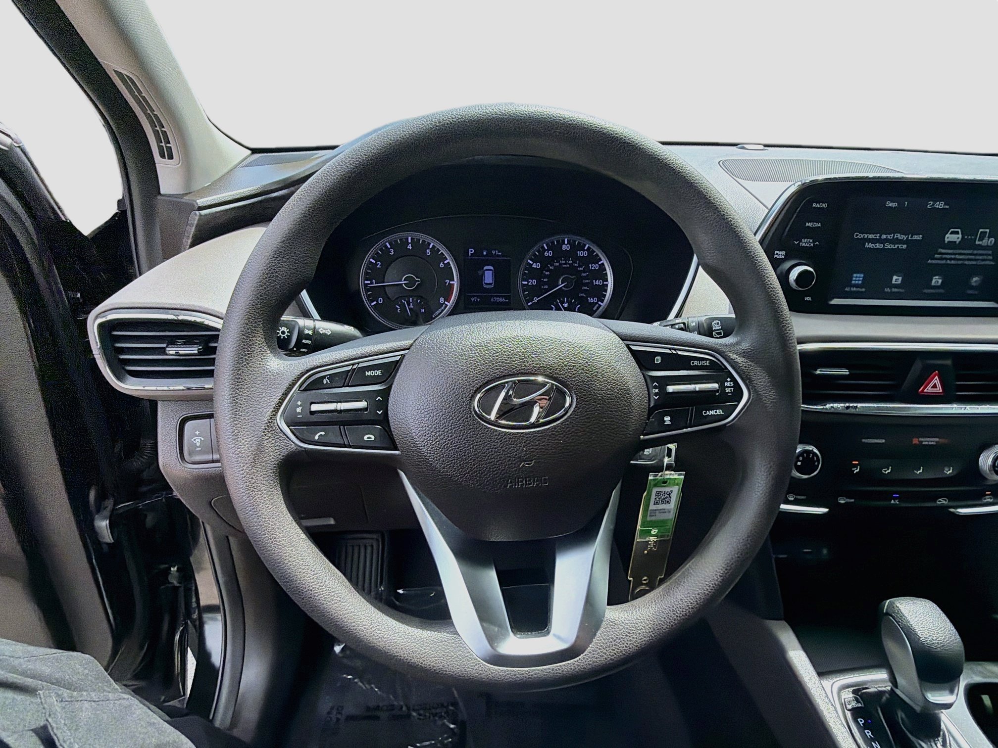 Used 2020 Twilight Black Hyundai SE image 8
