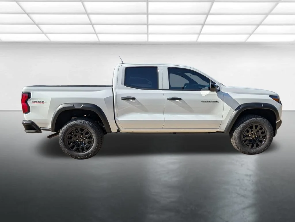 New 2026 Summit White Chevrolet Trail Boss image 32