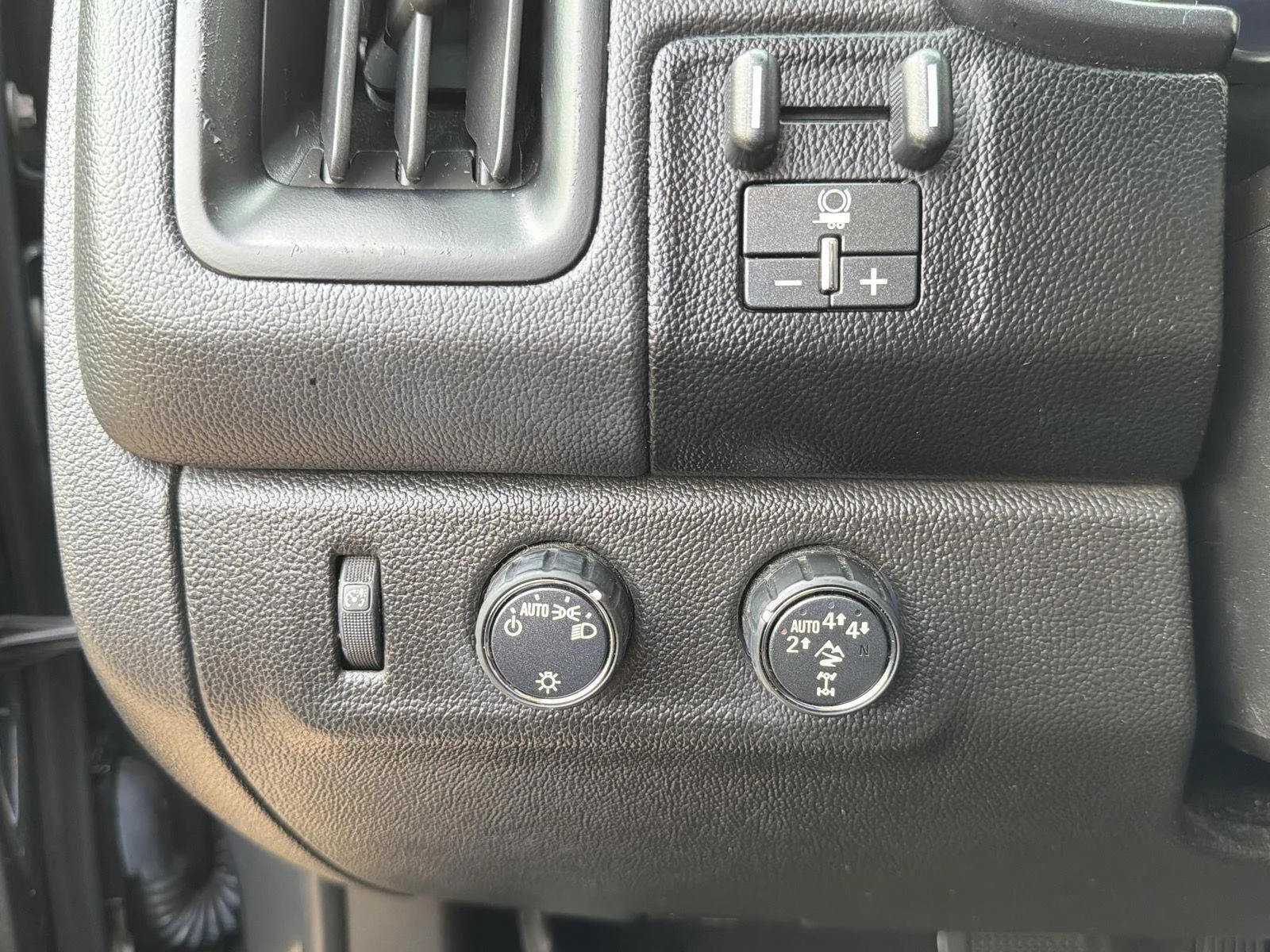 Used 2019 SHADOW GRAY METALLIC Chevrolet 4WD ZR2 image 16