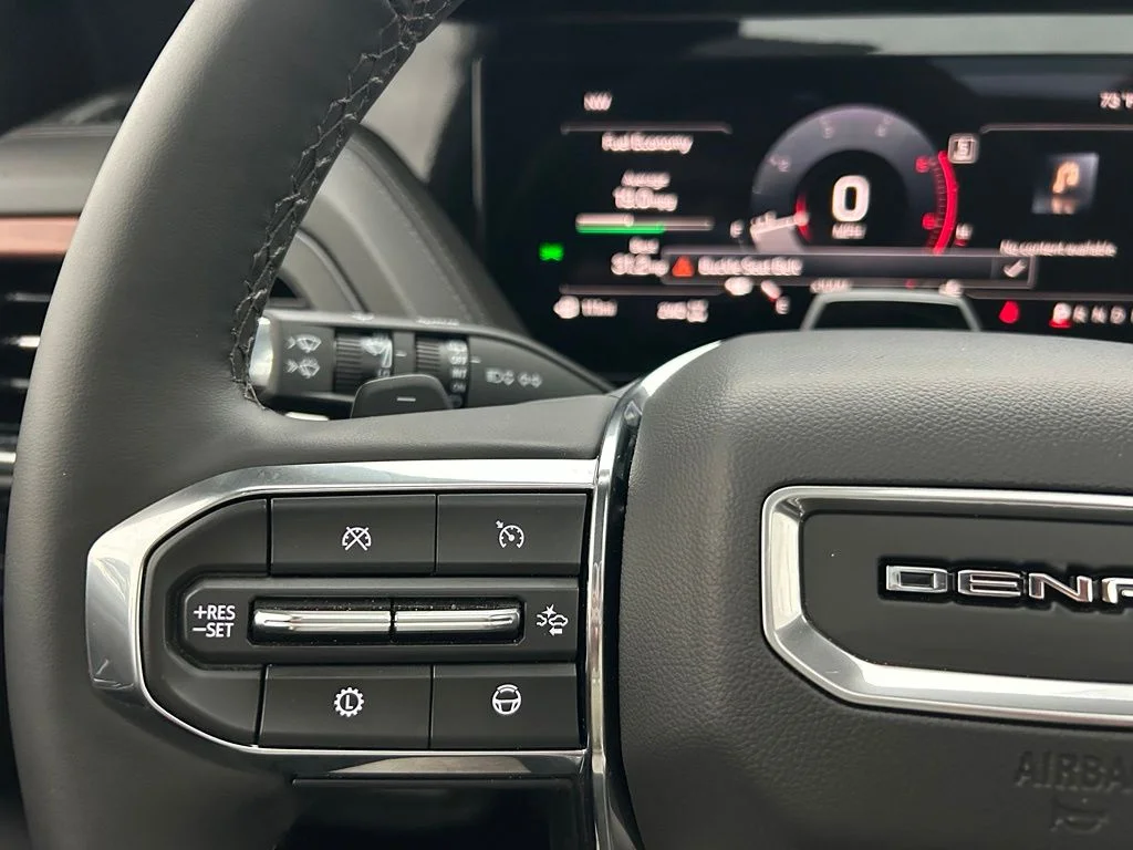 Used 2025 White GMC Denali image 17