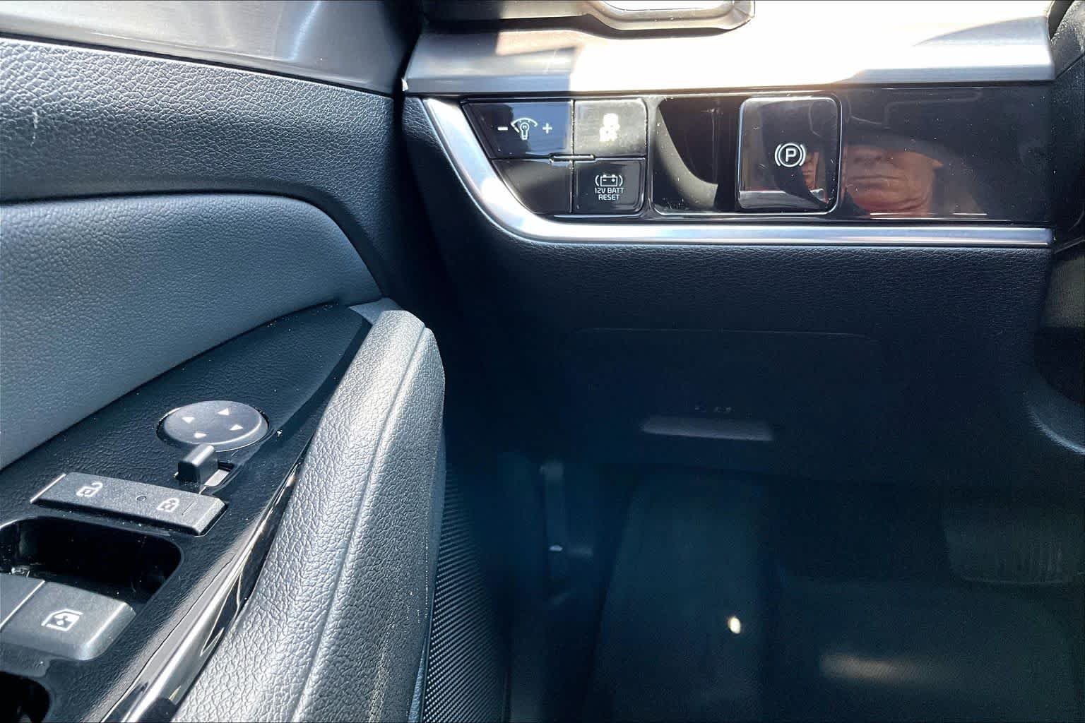 Used 2023 Vesta Blue Kia EX image 32