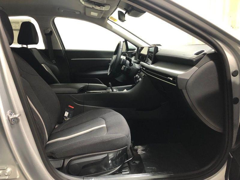 2026 Hyundai Sonata SEL - Photo 12