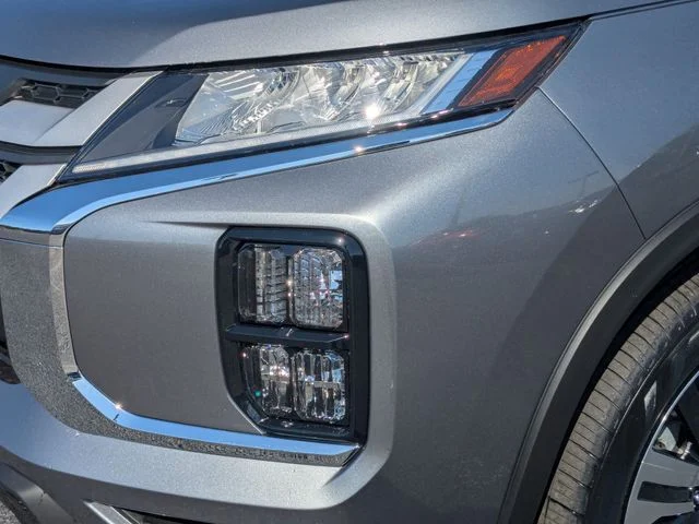 New 2027 Gray Mitsubishi ES image 10