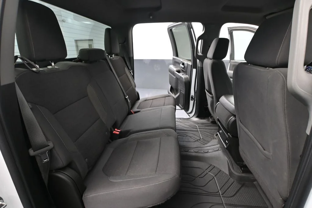 Used 2022 White Chevrolet LT image 32